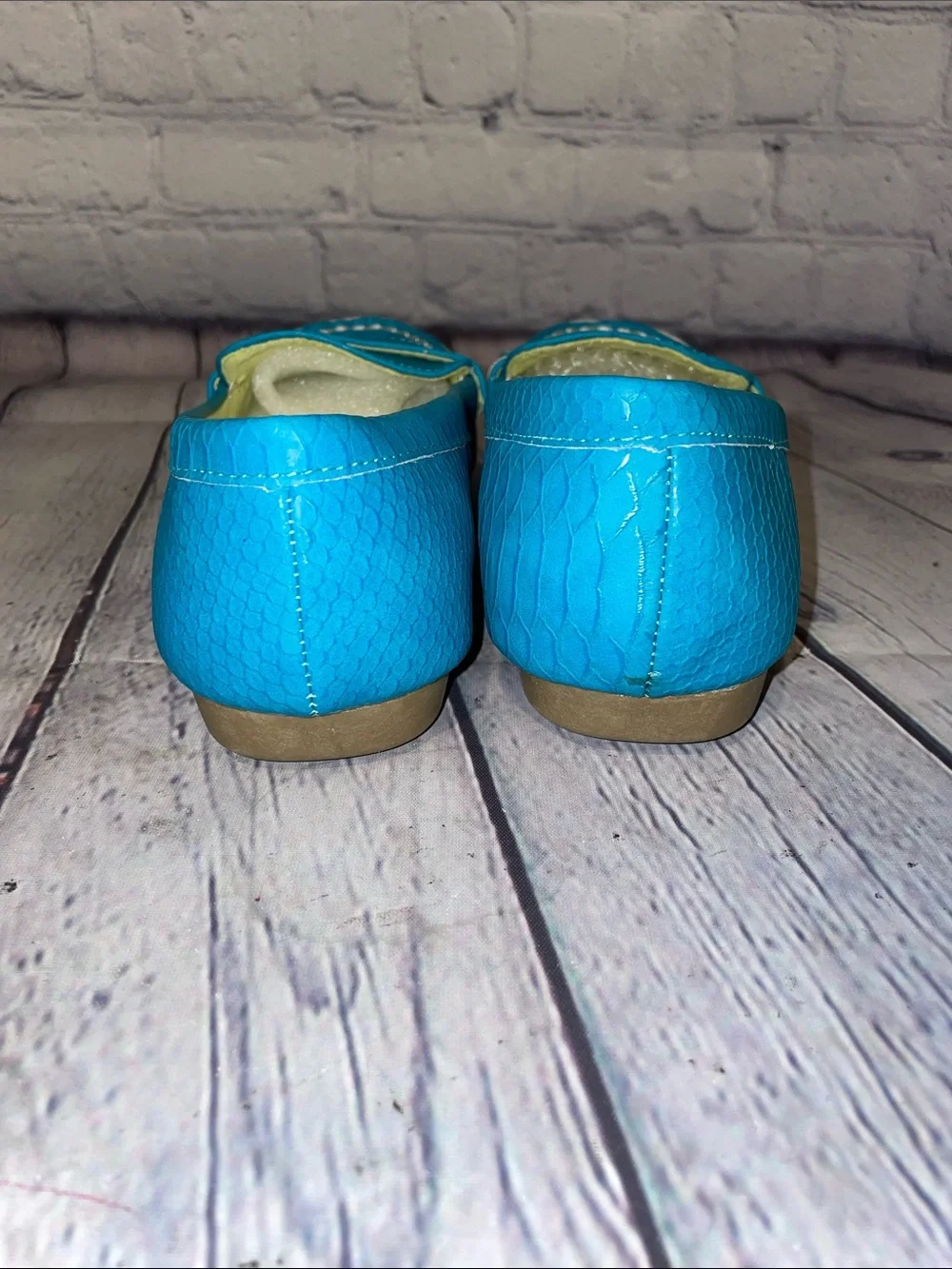 Avon Cushion Walk Turquoise Blue Women's Loafers Like New! Sz7